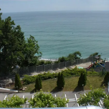 Apartment Silver Beach Byala - първа линия, морска панорама